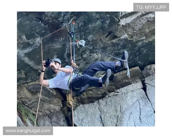 南京攀岩队的阵地战体系与攀岩战术的深度解析与实践探讨 南京攀岩队的阵地战体系与攀岩战术的深度解析与实践探讨