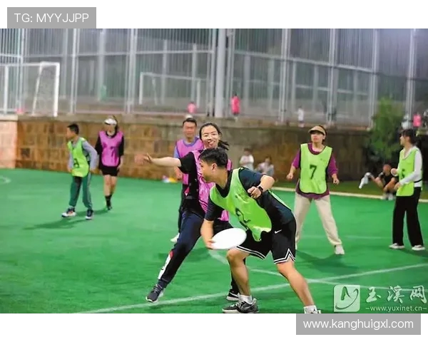 武汉飞盘队与重庆飞盘队赛后复盘深入分析两队配合策略与表现