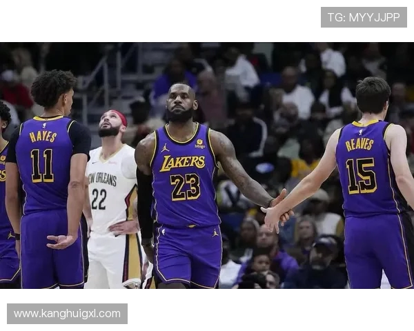 湖人主场迎战鹈鹕全力争胜球迷期待精彩对决与逆转时刻 湖人主场迎战鹈鹕全力争胜球迷期待精彩对决与逆转时刻