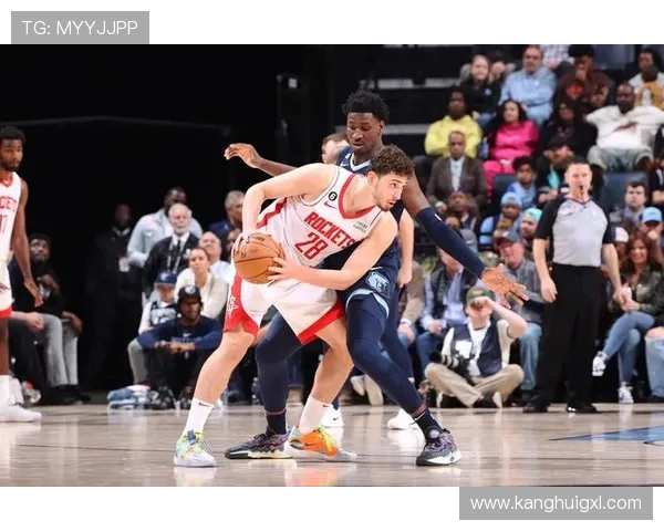 火箭与猛龙季前赛精彩回顾全场亮点尽在其中 火箭与猛龙季前赛精彩回顾全场亮点尽在其中