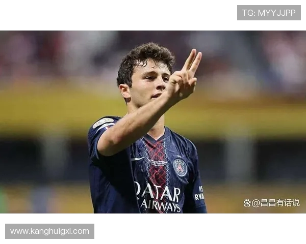 若昂内维斯的足球旅程与未来发展展望分析 若昂内维斯的足球旅程与未来发展展望分析