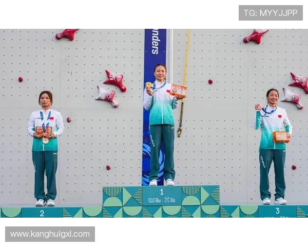 成都攀岩队揭秘：深度解析攀岩运动的盯防技巧与训练方法